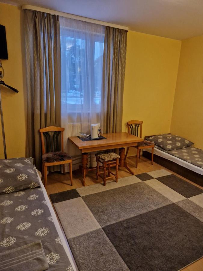 Zajazd Lesny Tuszyn Exterior photo