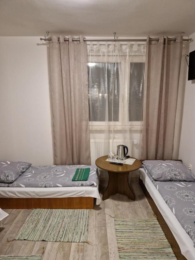 Zajazd Lesny Tuszyn Exterior photo