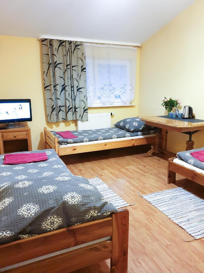 Zajazd Lesny Tuszyn Exterior photo